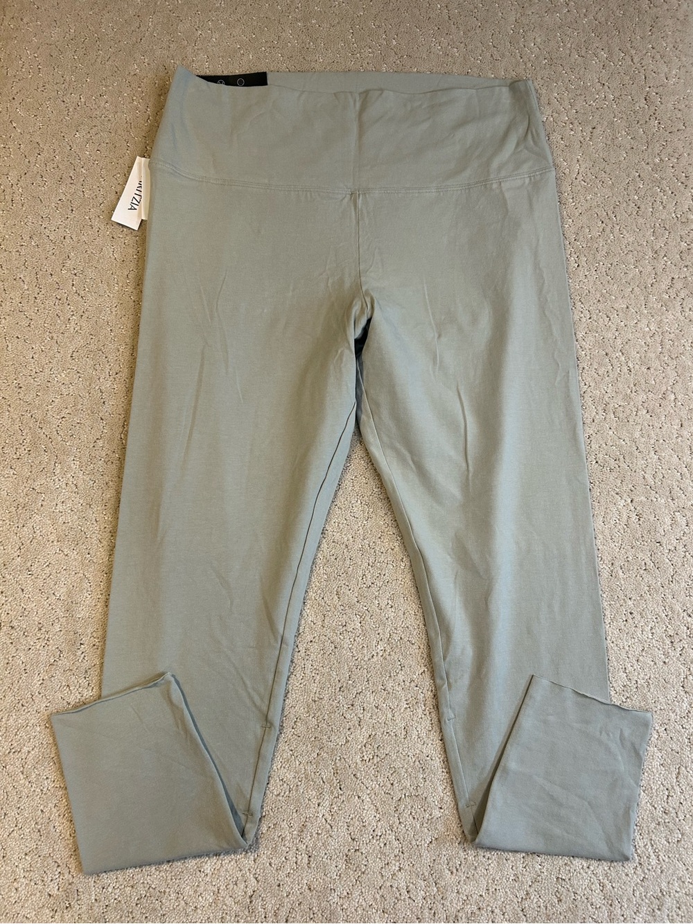 NWT Women’s TNAChill Atmosphere HI-RISE 7/8 LEGGING Dusky Green Size XL